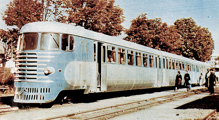 Dizelsko-elektromotorni vlak srebrna strijela, proizveden u Tvornici za izradu i popravak željezničkih vozila Janko Gredelj Zagreb 1962. godine